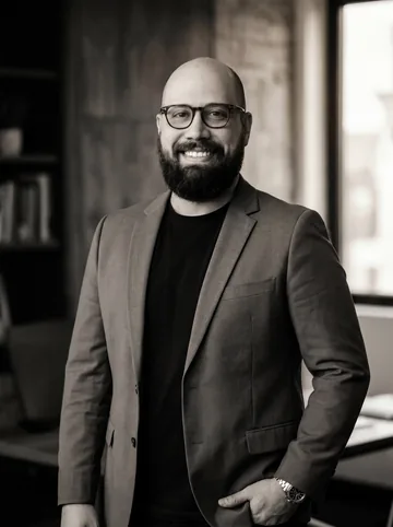 Carlos Gil, founder of Myappics AI Agency